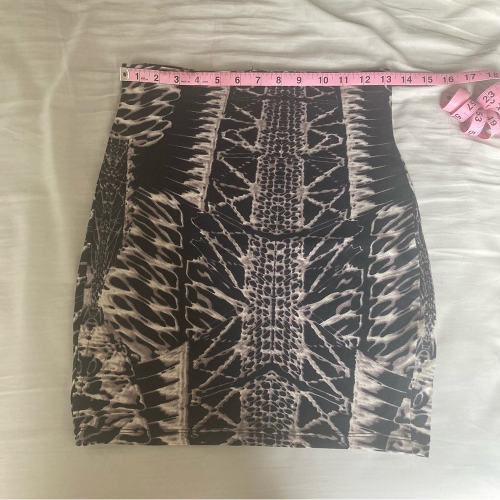 SOLD! Topshop Mini Skirt- very cute animal print pattern - Picture 5 of 8